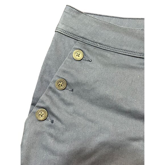 Isaac Mizrahi New York Tailored Button-Detail Shorts Size 8 Navy Blue Sailor - Picture 2 of 4